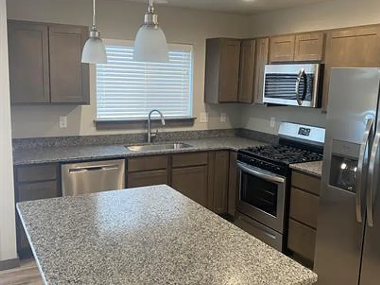 1313 Fozzie Ln — Photo 1