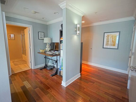 5th image of 1120 E Kennedy Blvd Unit 1129