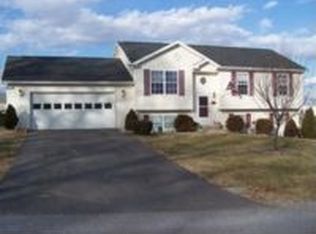 625 Oak Lee Dr, Ranson, WV 25438