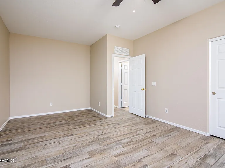 43395 W Wild Horse Trl — Photo 20