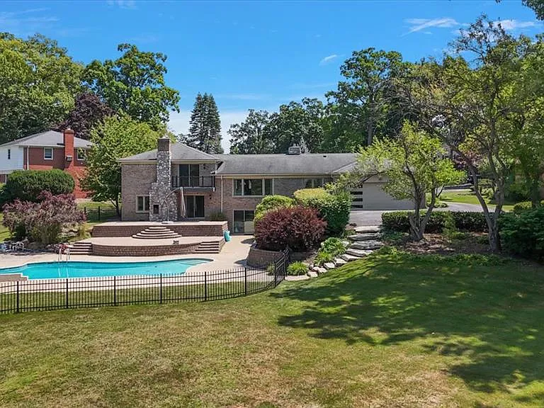 980 Sandhurst Rd — Photo 74