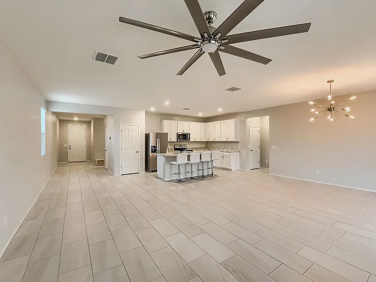 1754 E Grenadine Rd — Photo 1
