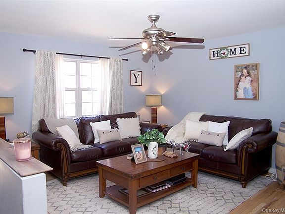 3rd image of 11 Doral Lane