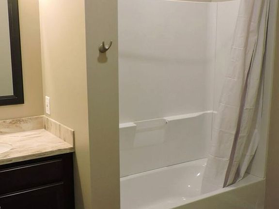 4th image of 1325 Chelsea Ave APT 106