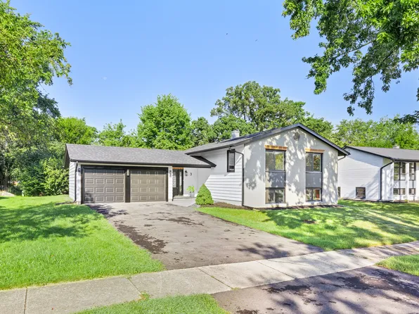 3 Charlestown Ct, Bolingbrook, IL 60440