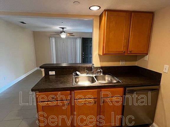 5th image of 100 Fairway Park Blvd Unit 1302