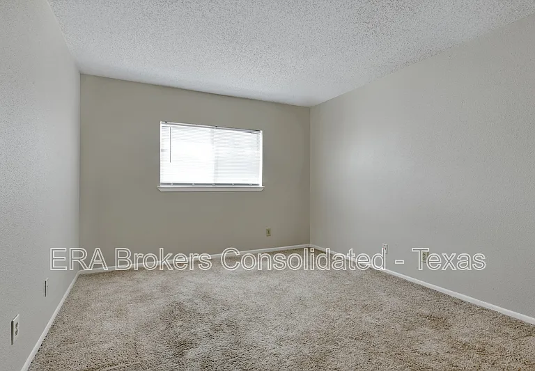 4119 Medical Dr #304F — Photo 12