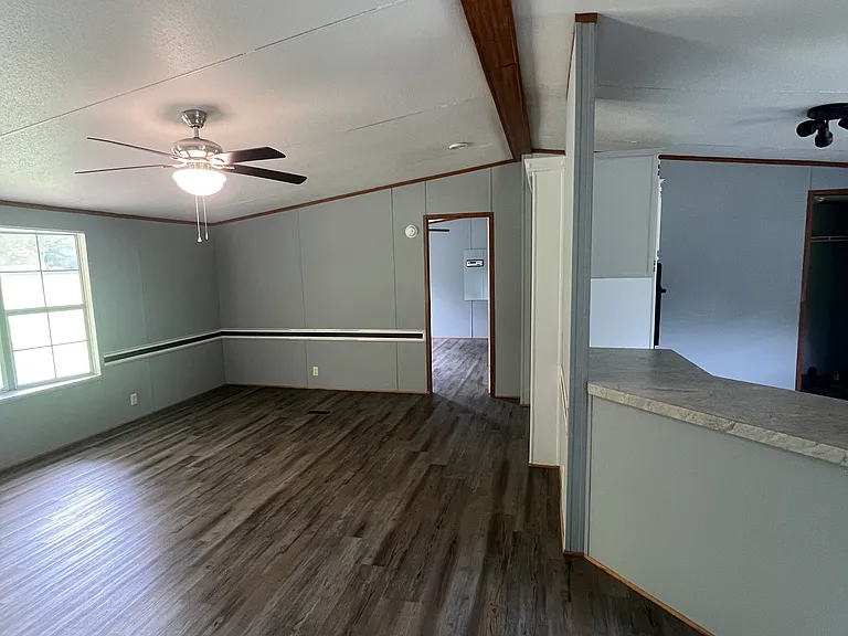 1816 Switzer Green Pond Rd — Photo 3