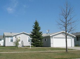 5120 7th Ave N, Grand Forks, ND 58203