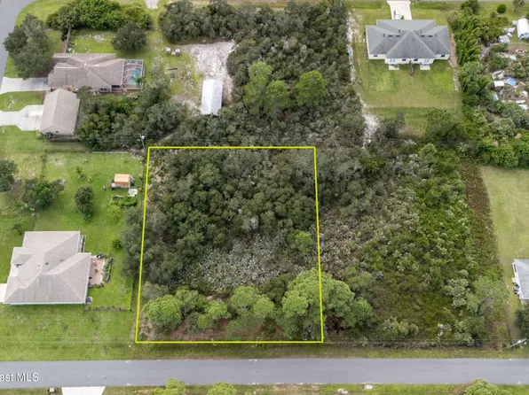 1686 Chamorro St SE, Palm Bay, FL 32909