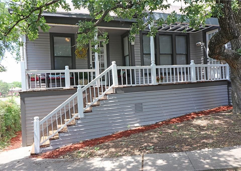 1st image of 811 N Elm St