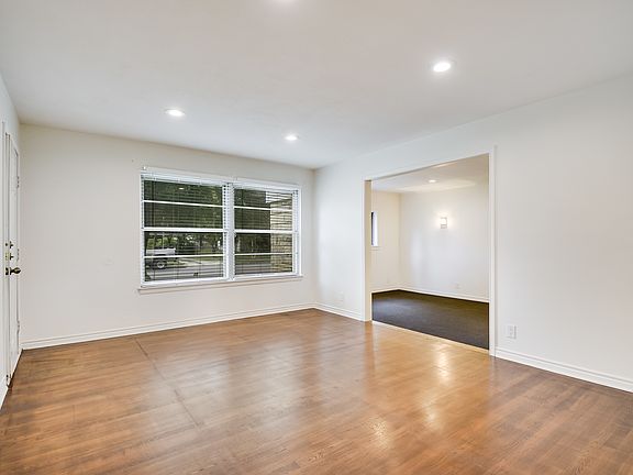 5th image of 415 Millwood Ln