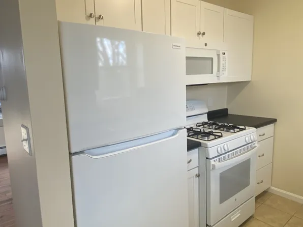 426 Colchester Ave #6, Burlington, VT 05401