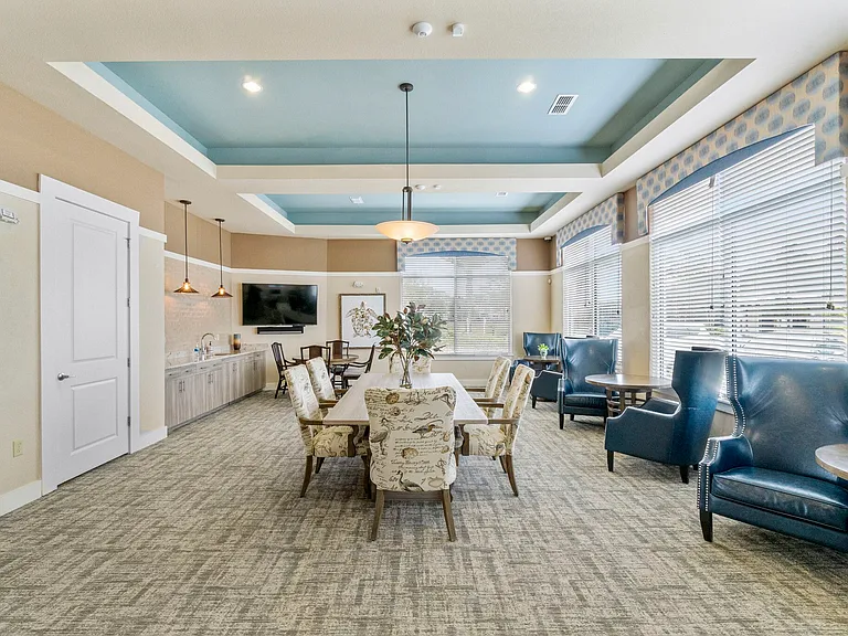 Broxton Bay Apartments — Photo 37