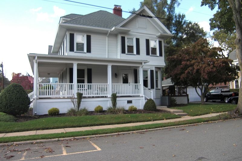 2nd image of 120 Dixon Ave