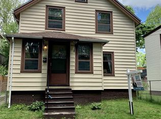 6137 Lawrence St, Halifax, NS B3L1J7