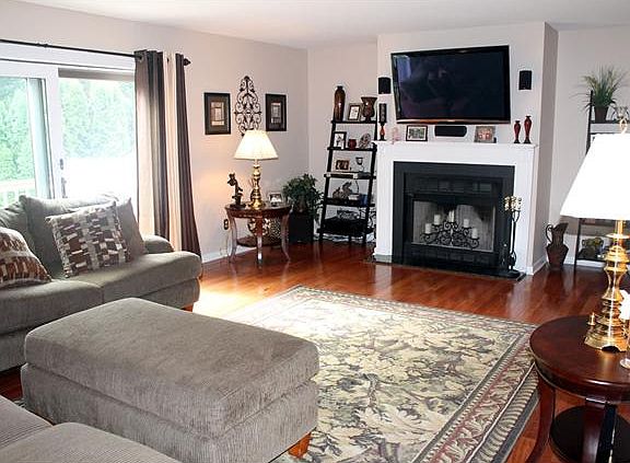 Living room with new bellawood floors