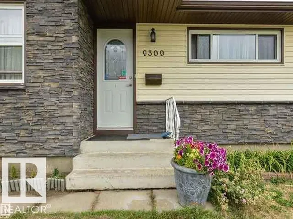 9309 163rd St NW, Edmonton, AB T5R 2P4