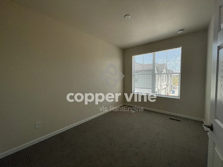 161 Ambrose St — Photo 16