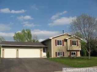4367 Hamlet Ave N, Oakdale, MN 55128