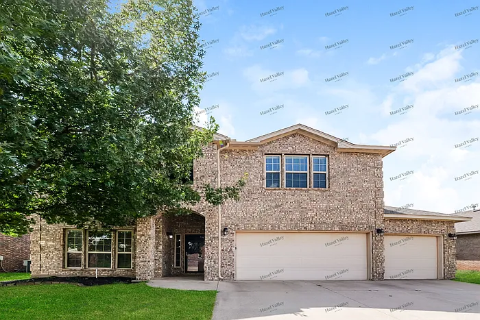 9704 Squire Ln — Photo 1