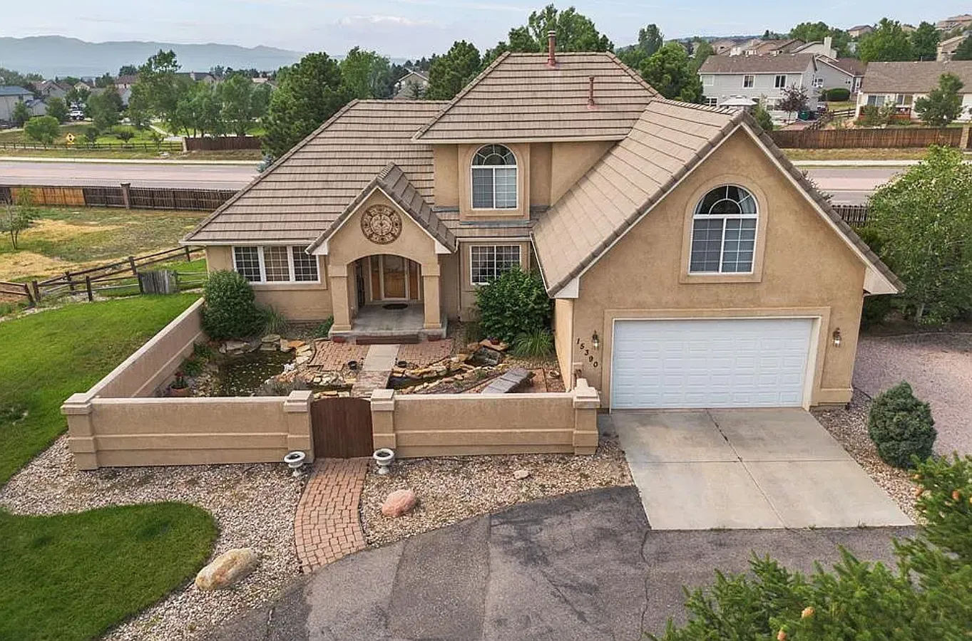 4 bed, 3946 sqft, $3,500 — Photo 1