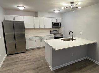 2390 S Kinnickinnic Ave APT 3, Milwaukee, WI 53207