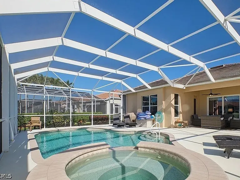 16320 Willowcrest Way — Photo 2