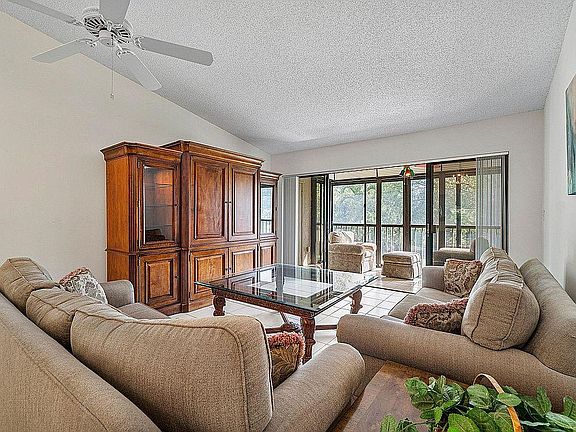 2nd image of 5087 Oak Hill Ln APT 325