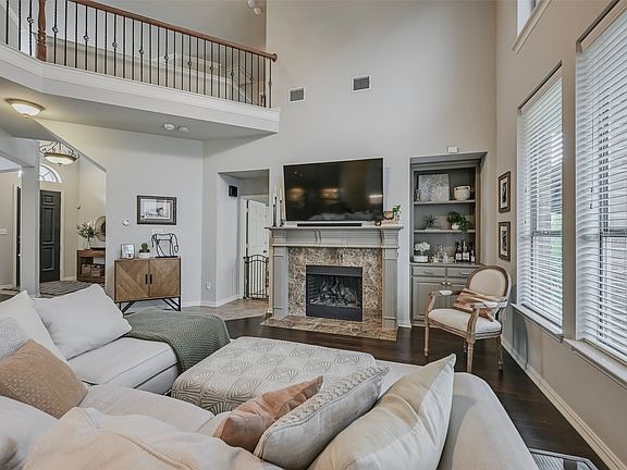 4th image of 2659 Bridgewater Dr