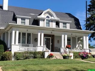 801 & 811 10th St, Wisner, NE 68791