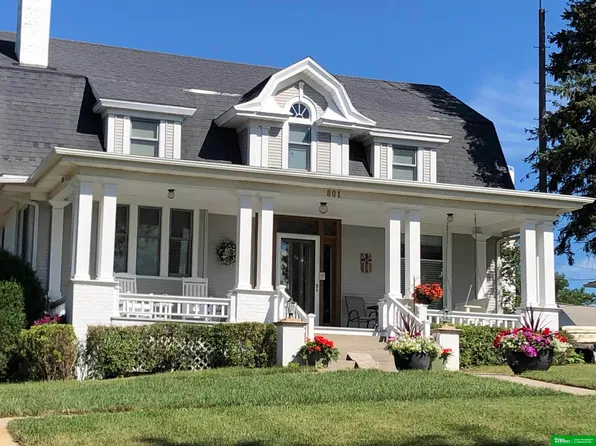 801 & 811 10th St, Wisner, NE 68791