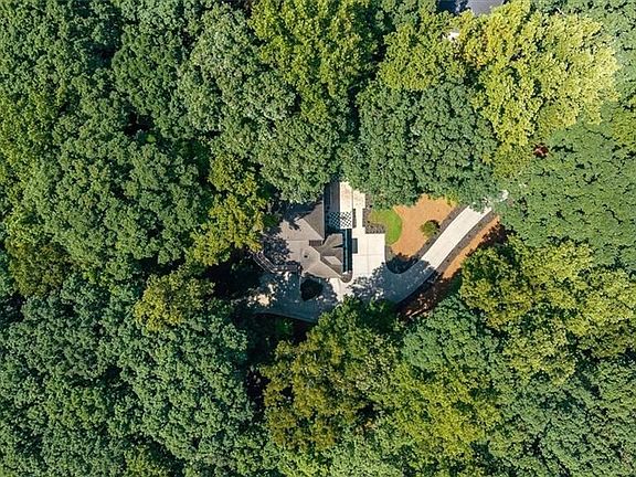 3rd image of 5585 Silver Ridge Dr
