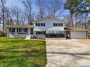 6303 Robinhood Cir NW, Huntsville, AL 35806