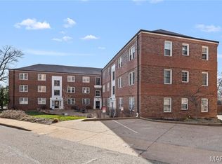 923 S Hanley Rd APT A, Saint Louis, MO 63105