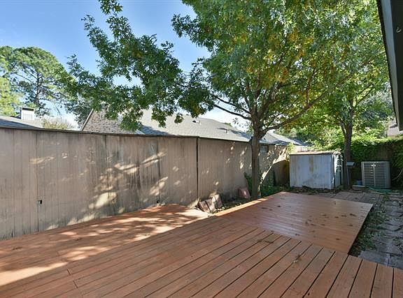 3rd image of 1615 Northridge Dr