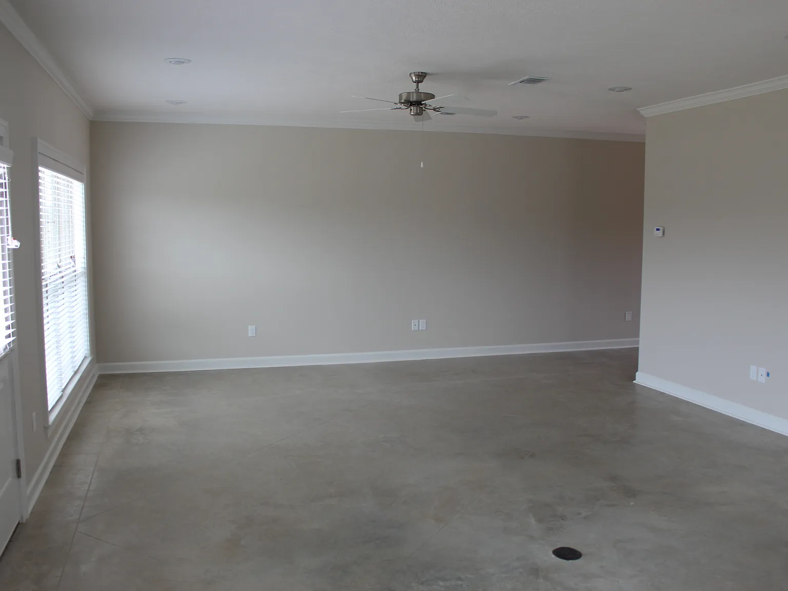 4 bed, 1823 sqft, $1,900 — Photo 2