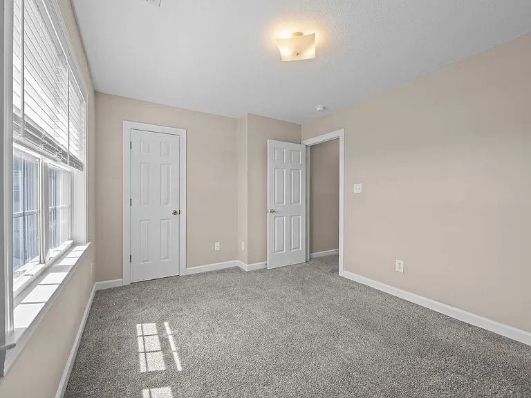 911 Springwood Dr — Photo 14