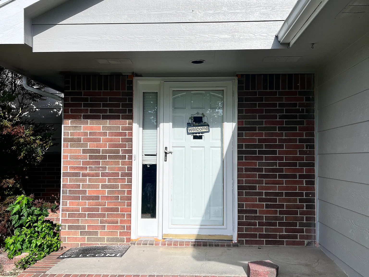 4 bed, 3.0 bath, 2374 sqft, $1,650 — Photo 2