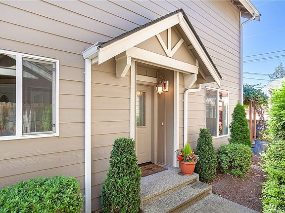 3rd image of 20418 26th Ave W