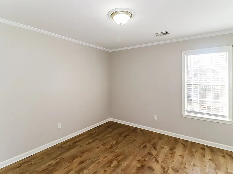 15 Oakland Woods Cv — Photo 17