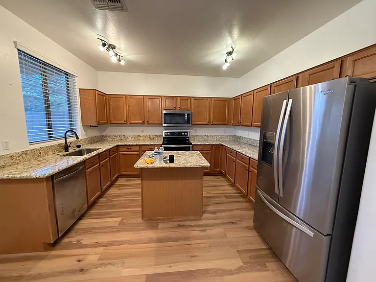 17259 W Smokey Dr — Photo 6