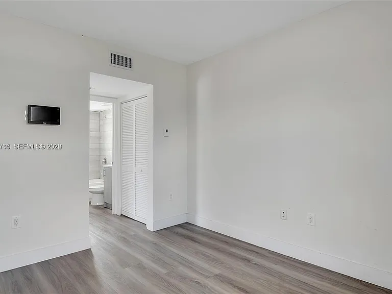 1710 NW 1st Ct #13 — Photo 2