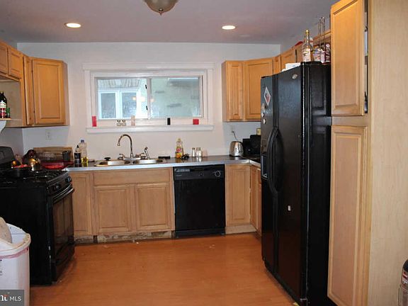 4th image of 4507 Conshohocken Ave