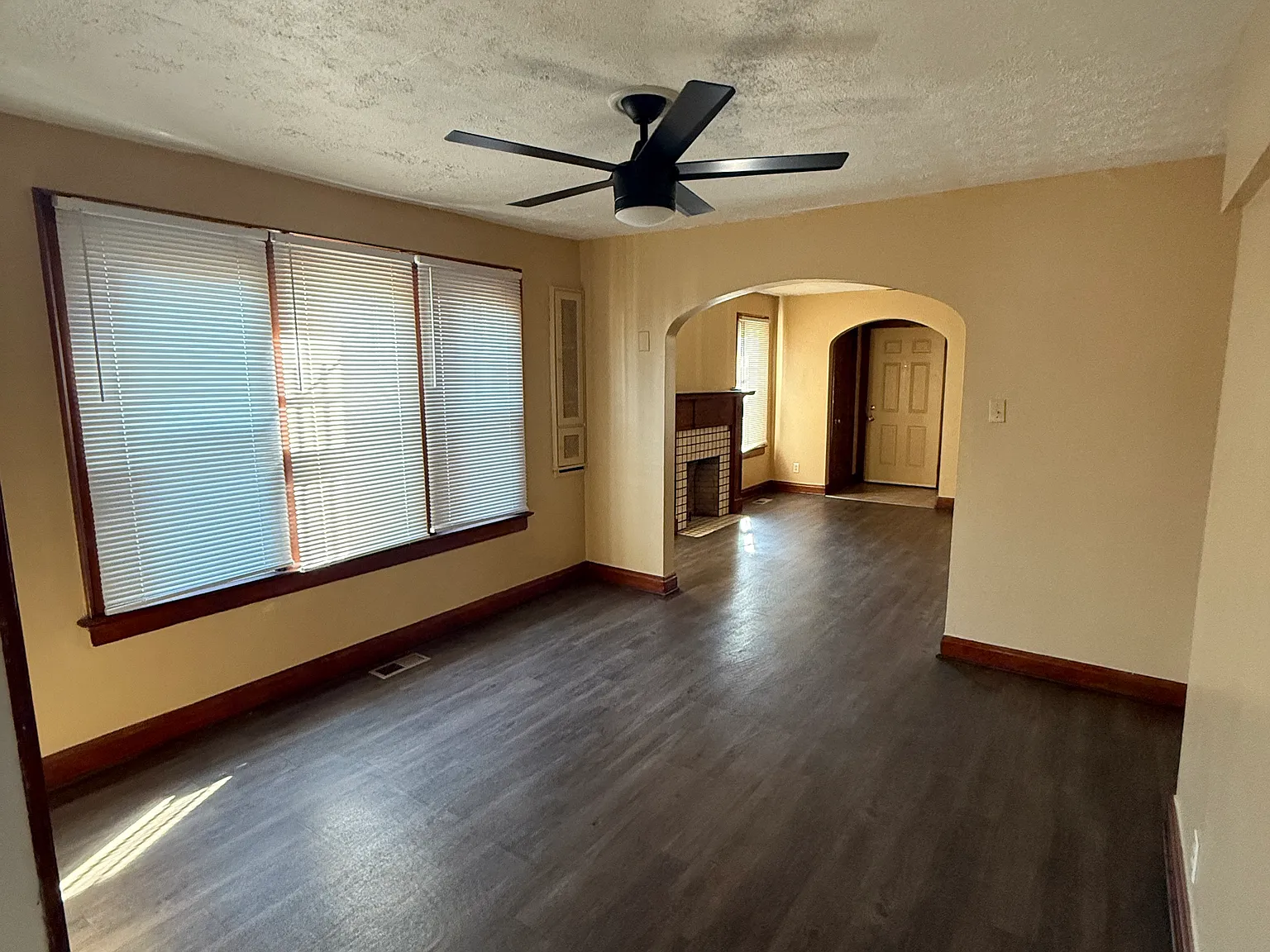 3 bed, 3143 sqft, $1,500 — Photo 4