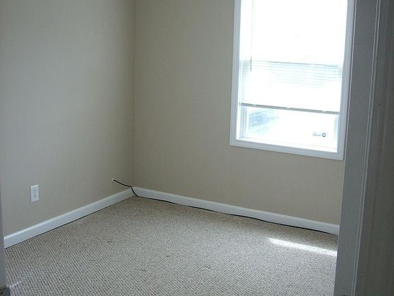 5th image of 1037 Rosewood St