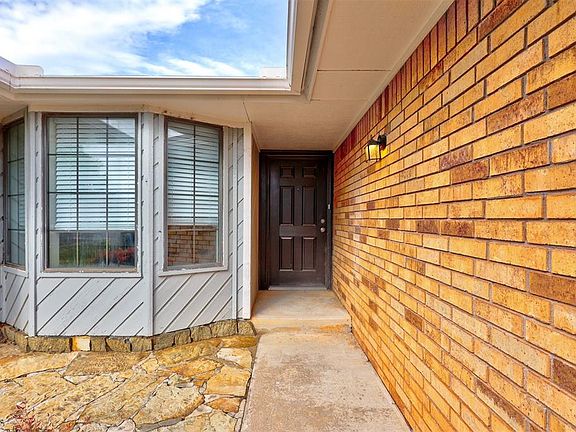 3rd image of 10609 S Winston Way