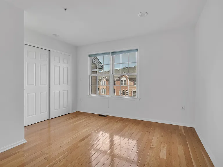 451 Albany Ct — Photo 18