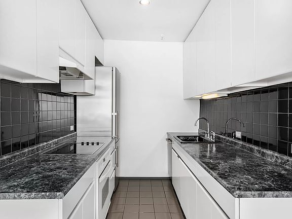 5th image of 92 Horatio St APT 3H