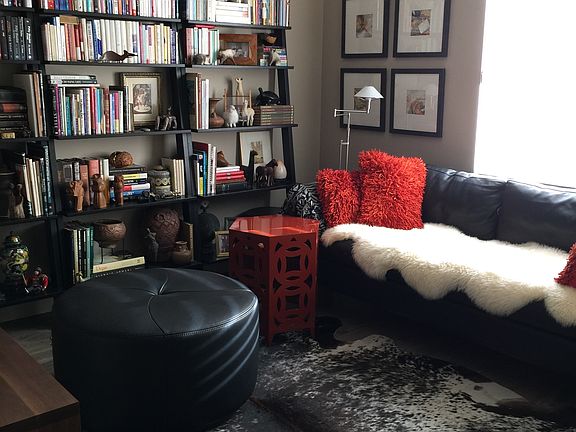 Mainfloor bedroom as library